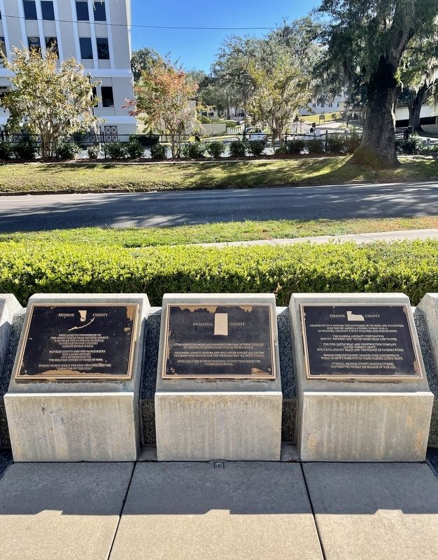 Monroe County Marker (left) image. Click for full size.