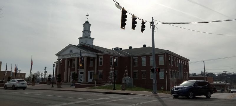 Laurel Coutnty Courthouse image. Click for full size.