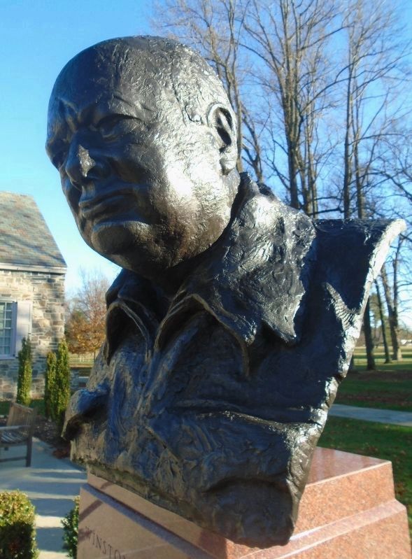 Winston Spencer Churchill Bust image. Click for full size.