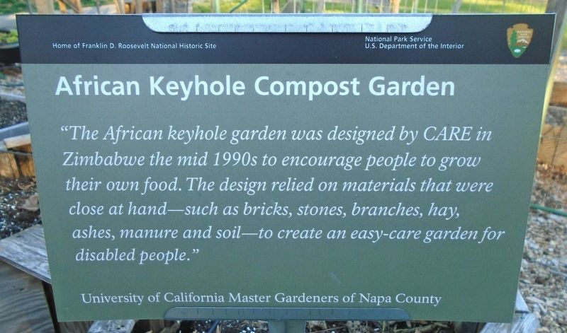 African Keyhole Compost Garden Marker image. Click for full size.