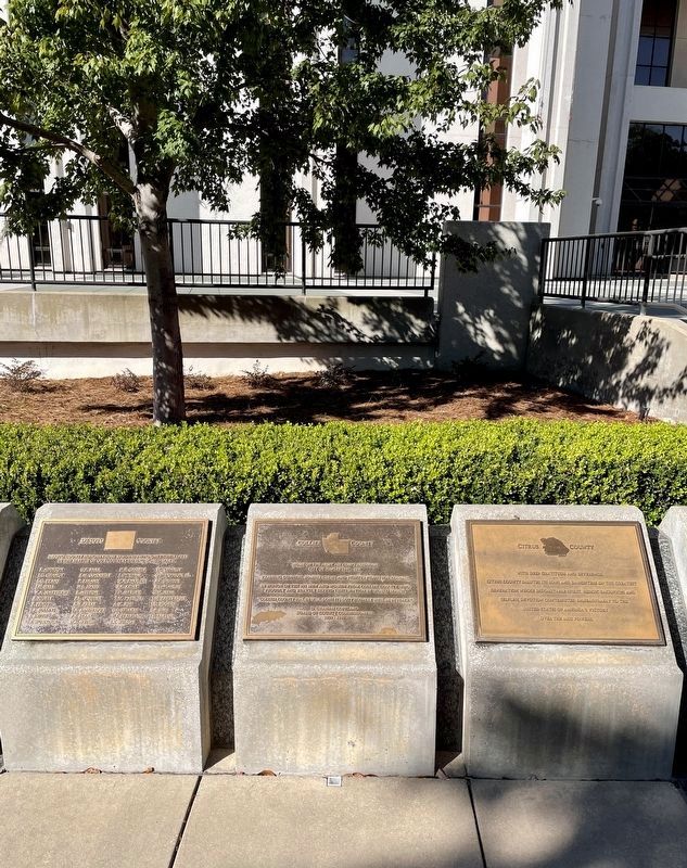 Desoto County Marker (left) image. Click for full size.