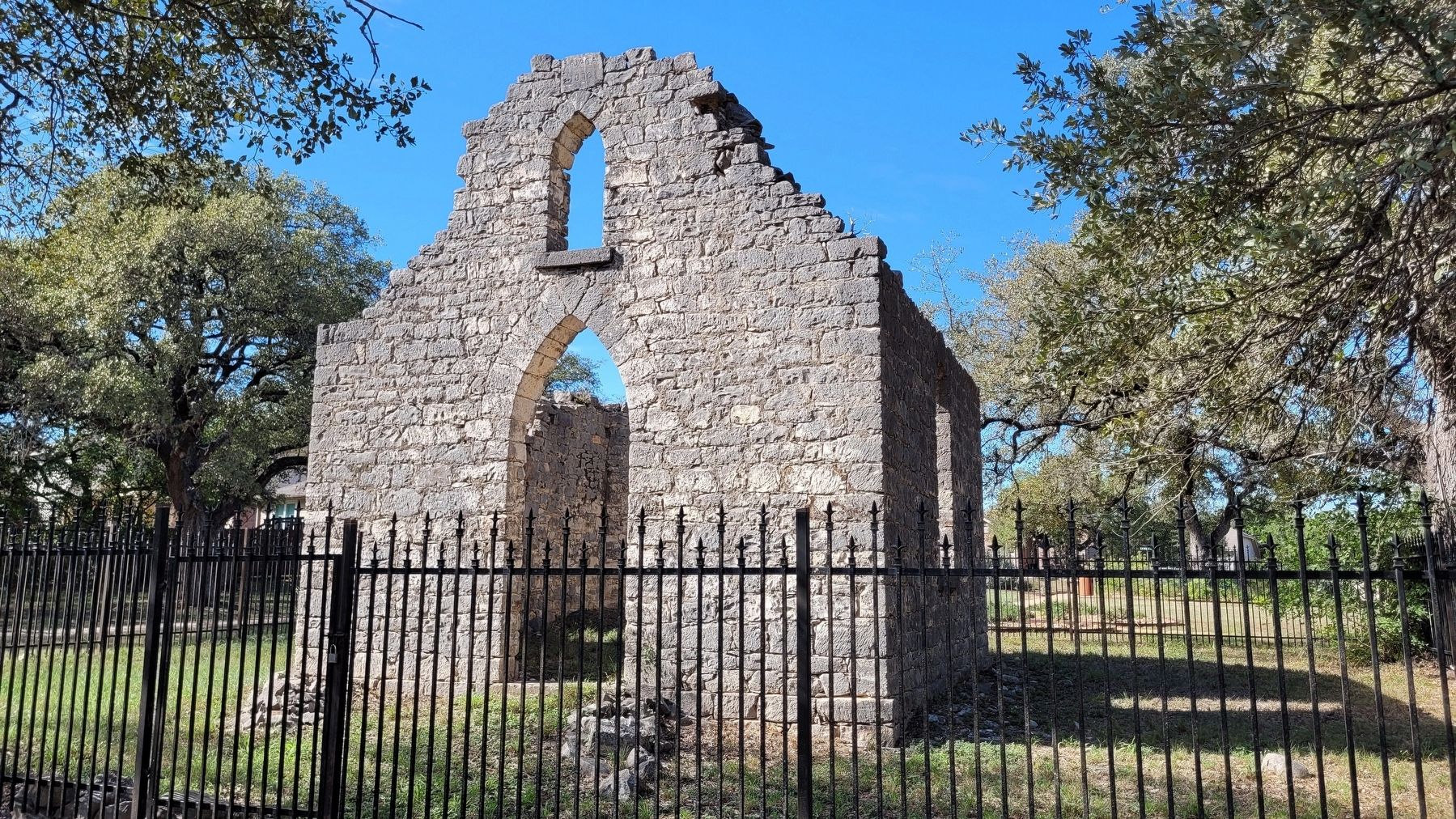The front view of the Walzem Chapel image. Click for full size.