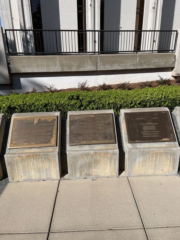 Marion County Marker (center) image. Click for full size.