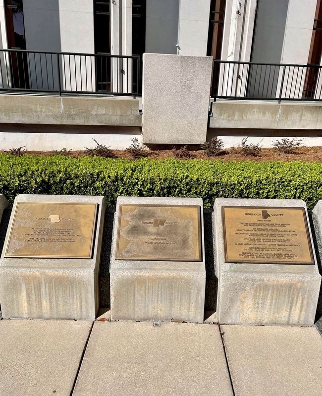 Holmes County Marker (center) image. Click for full size.