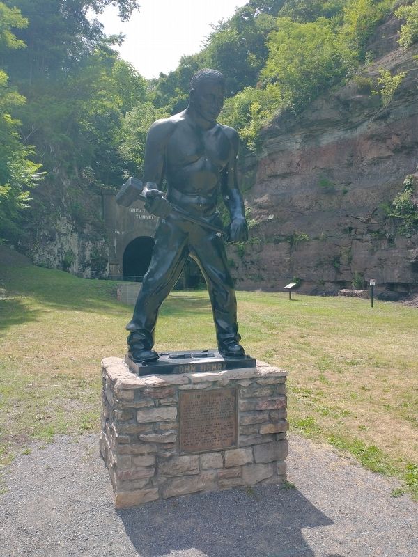 John Henry Statue image. Click for full size.