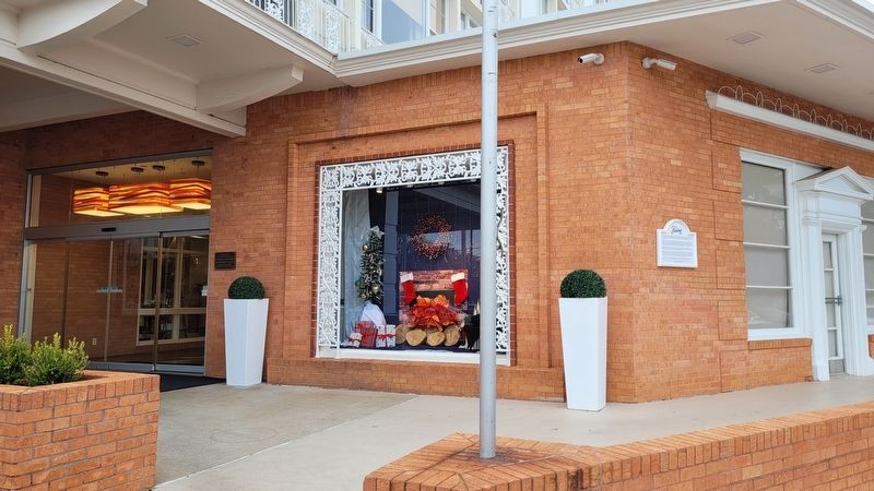 The entrance to the Fredonia Hotel with the Marker on the right side image. Click for full size.