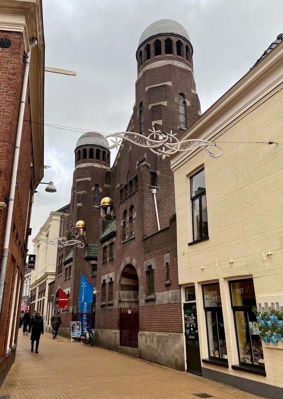 Folkingestraat Synagogue image. Click for full size.