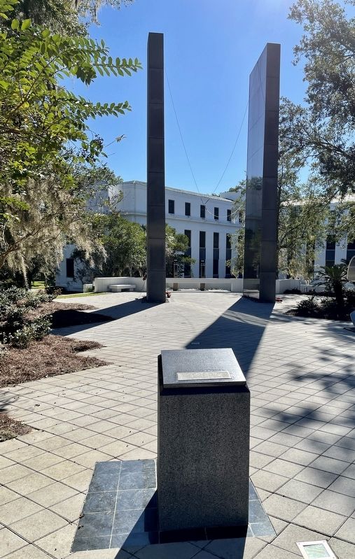 Floridas Vietnam Memorial image. Click for full size.