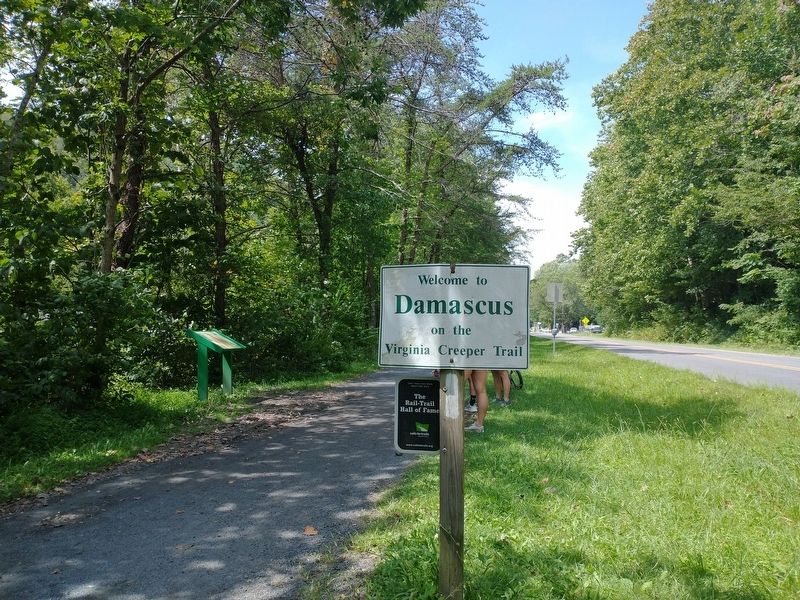 Transition from Rail to Trail Marker image. Click for full size.