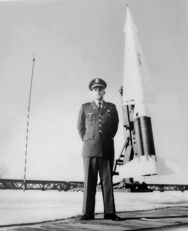 Marker detail: Capt. Harlan Bynell image. Click for full size.