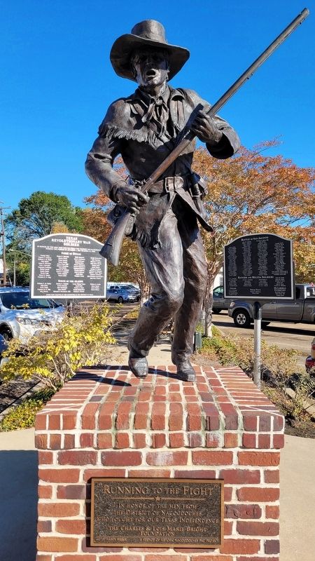 The "Running to the Fight" Statue and Marker image. Click for full size.