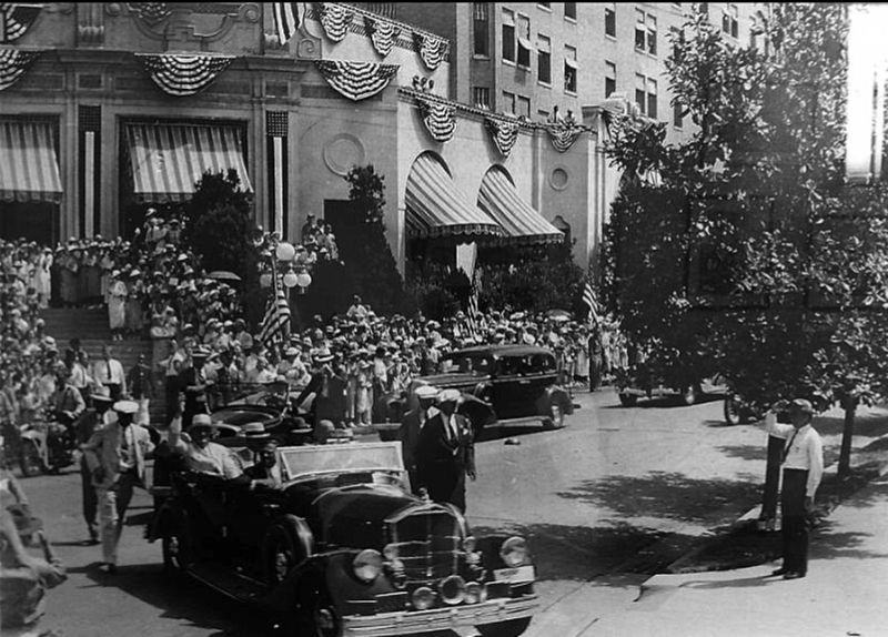The Presidential Motorcade. Click for full size. The Presidential Motorcade image. Click for full size.