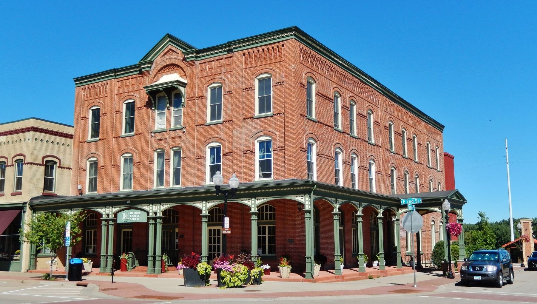 Gardner House Hotel (<i>southeast elevation</i>). Click for full size. Gardner House Hotel (<i>southeast elevation</i>) image. Click for full size.