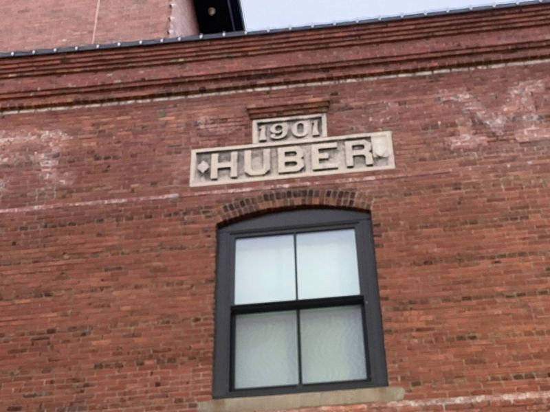 Huber Building Date-Stone image. Click for full size.
