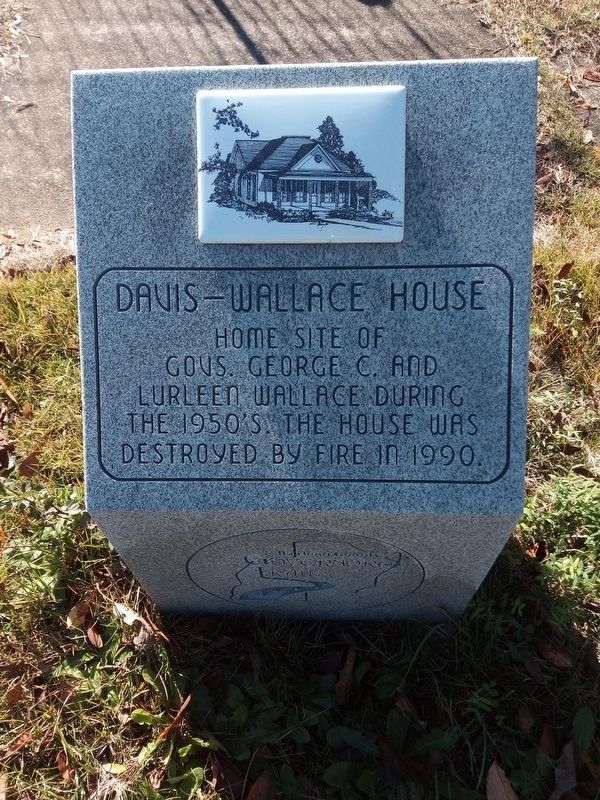 Davis-Wallace House Marker image. Click for full size.