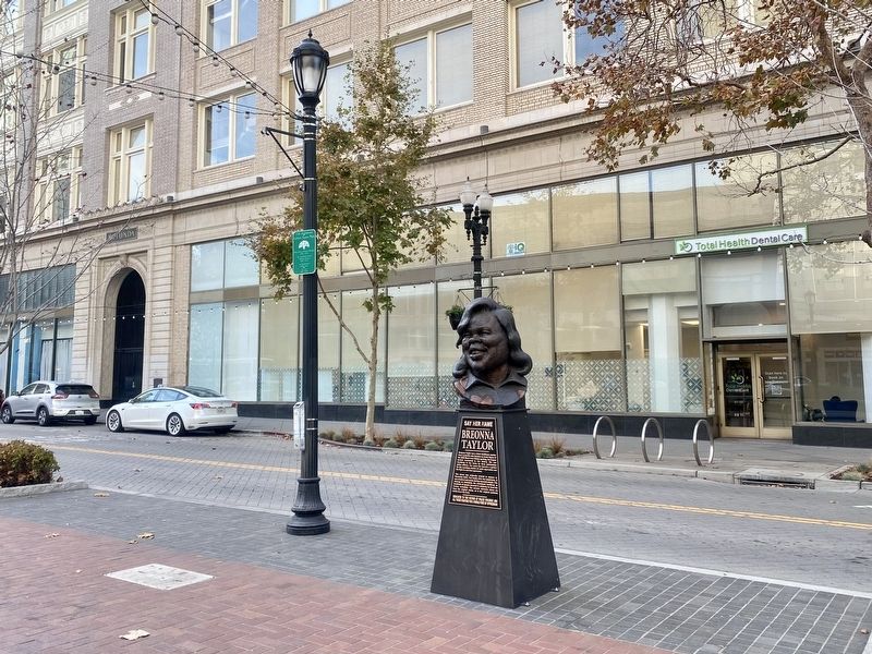 Breonna Taylor Bust and Marker - wide view image. Click for full size.