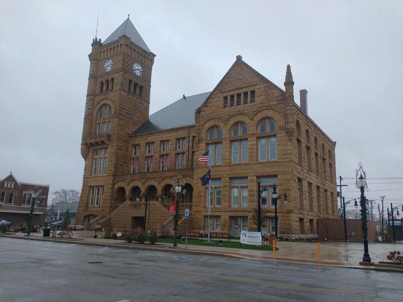 Wells County Courthouse image. Click for full size.