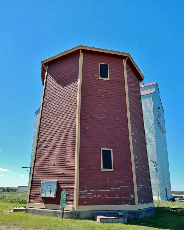 Old Kenaston Water Tower image. Click for full size.
