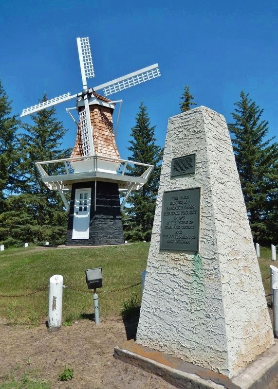 Saskatchewan 75th Anniversary Windmill Marker image. Click for full size.