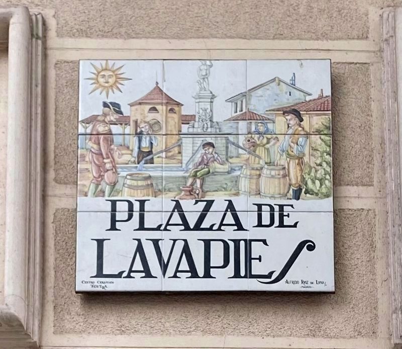 Ceramamic street sign for Plaza del Lavapis image. Click for full size.