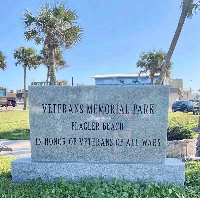 Newer Veterans Memorial Park Sign (front) image. Click for full size.