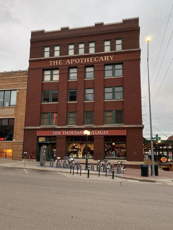 Lincoln Drug Company Building image. Click for full size.