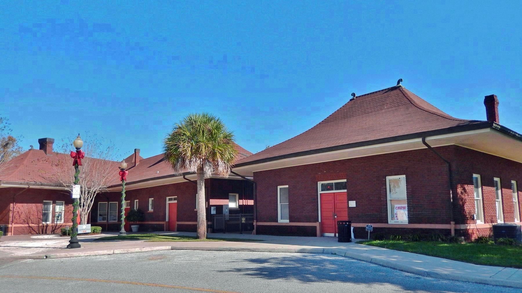 Union Train Station (<i>southwest elevation</i>) image. Click for full size.