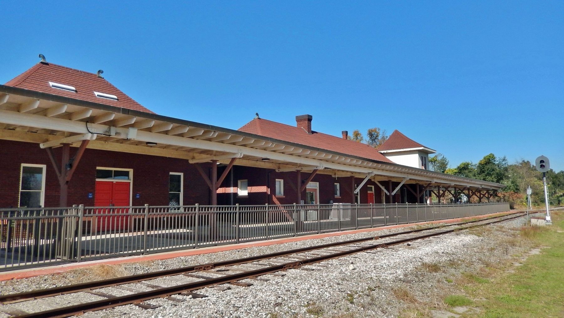 Union Train Station (<i>southeast elevation</i>) image. Click for full size.