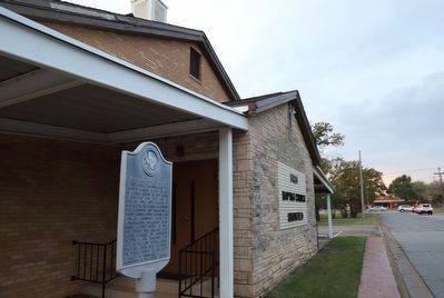 Smithfield Baptist Church and Marker image. Click for full size.