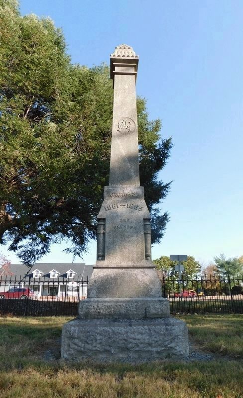 Unknown Confederate Monument in the Cemetery image. Click for full size.