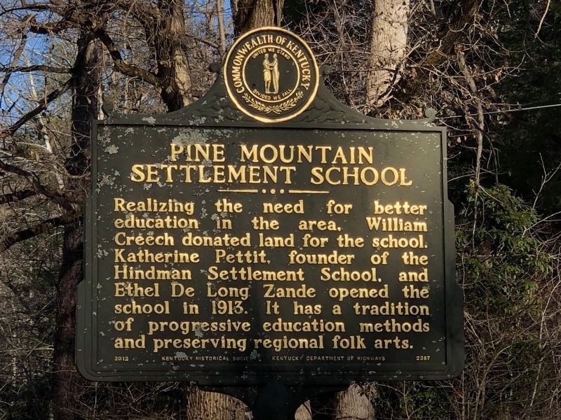 Pine Mountain Settlement School side of marker image. Click for full size.