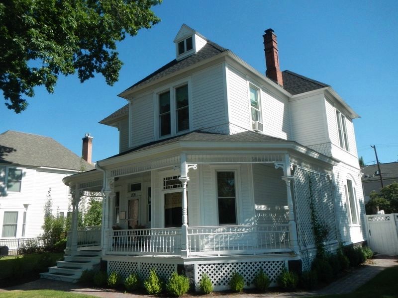 Elrod Residence and Marker image. Click for full size.