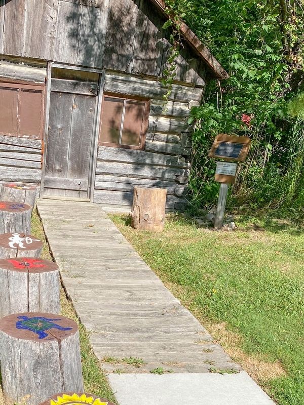 Houndtown Cabin Marker image. Click for full size.