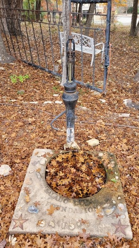 The Water Pump at the Garden image. Click for full size.