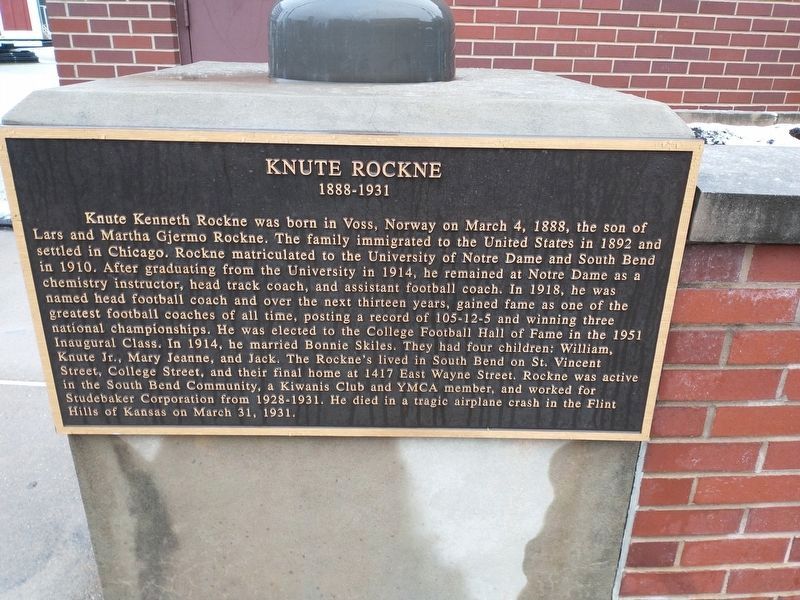 Knute Rockne Marker image. Click for full size.