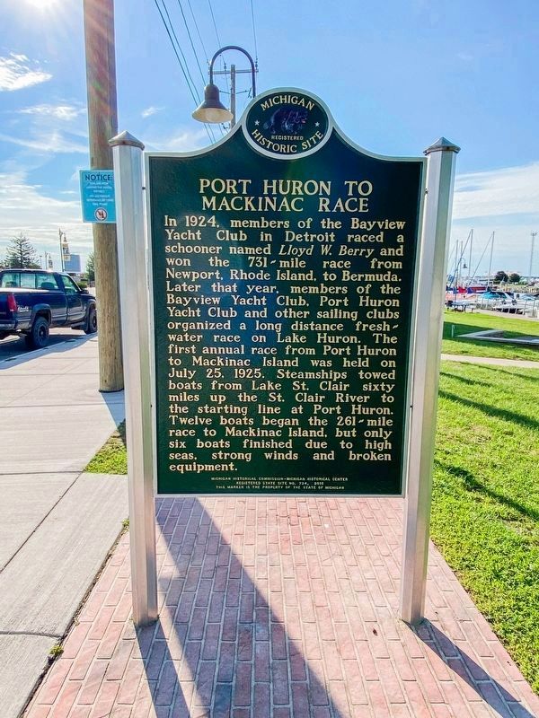 Port Huron to Mackinac Race side image. Click for full size.