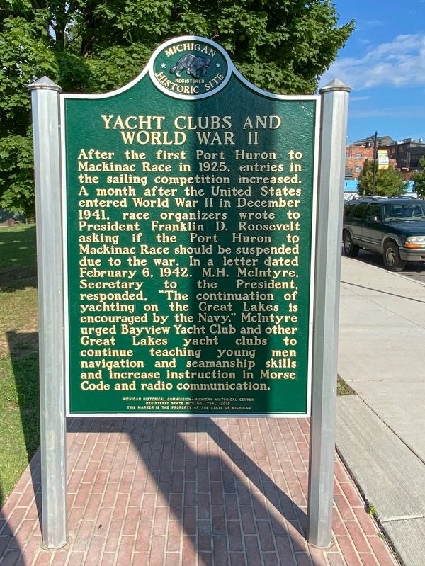 Yacht Clubs and World War II side of marker image. Click for full size.