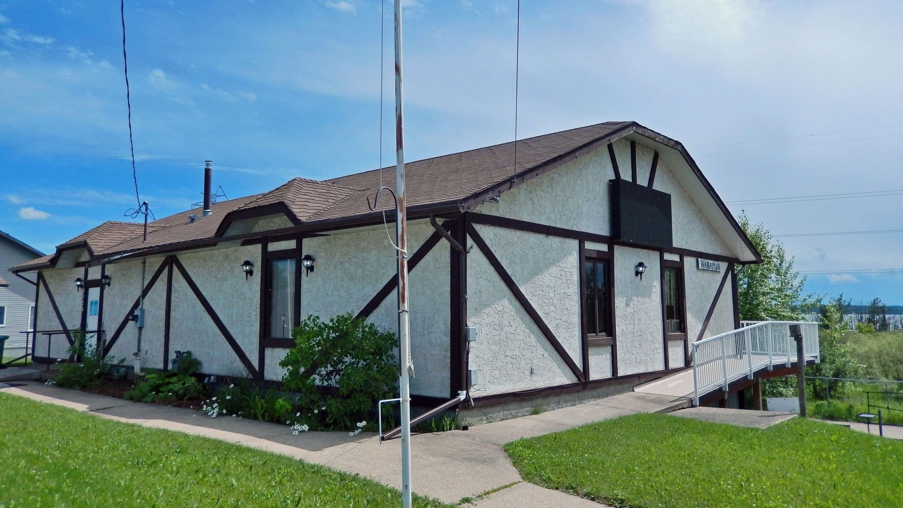 Former Wabamun CNR Train Station (<i>northwest elevation</i>) image. Click for full size.