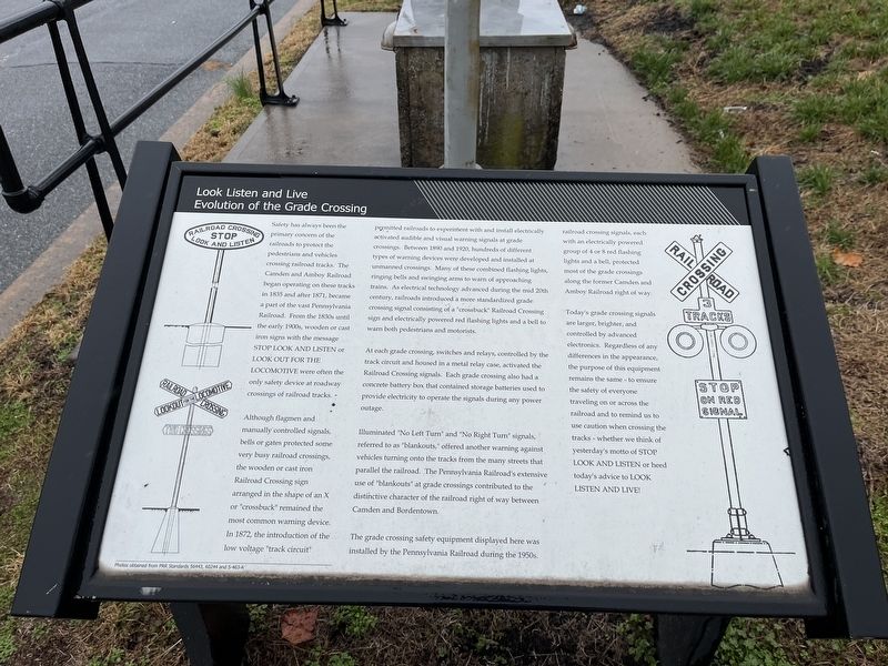 Look Listen and Live Marker image. Click for full size.