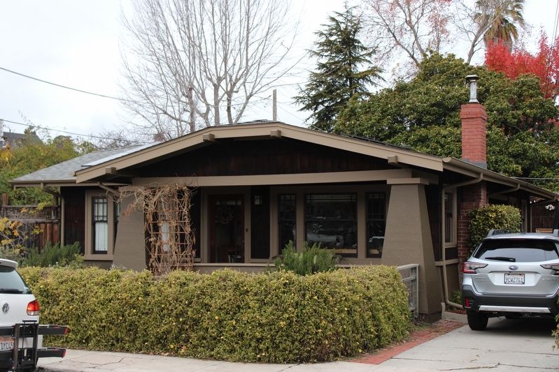 California Craftsman Bungalow image. Click for full size.