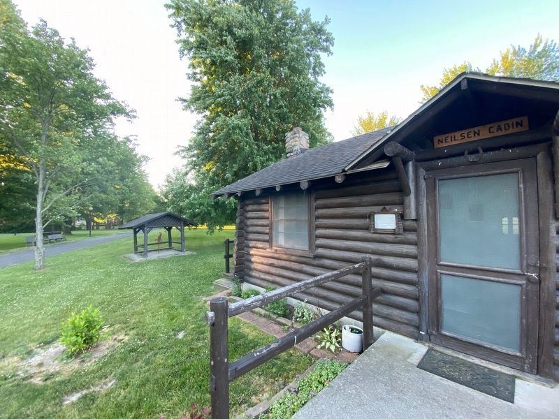 Neilsen Log Cabin image. Click for full size.
