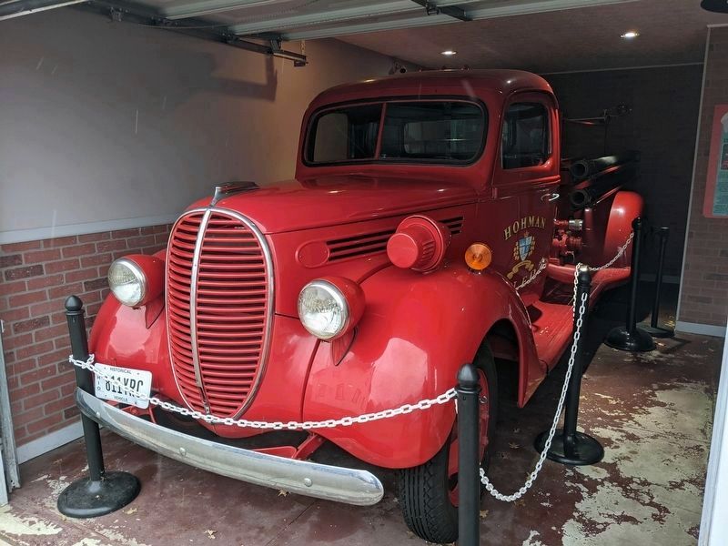 1939 Ford Fire Truck image. Click for full size.
