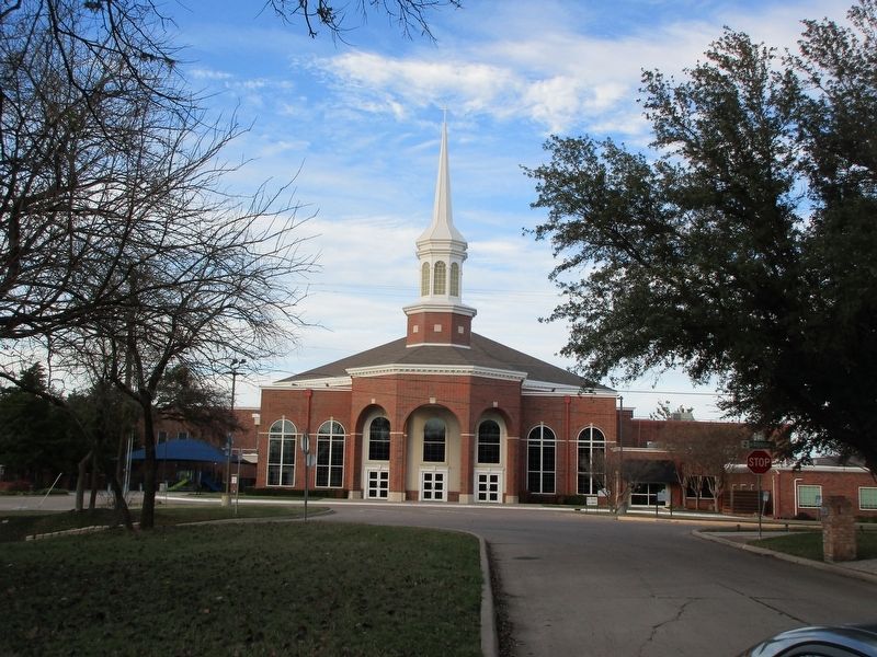 First Baptist Church of Rockwall image. Click for full size.