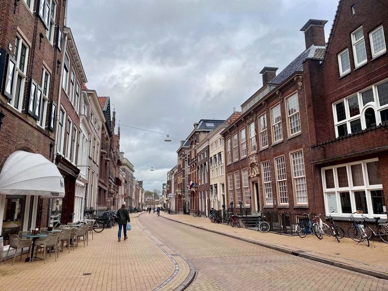 House with the Thirteen Temples Marker - wider view, looking north on Oude Boteringestraat. Click for full size. House with the Thirteen Temples Marker - wider view, looking north on Oude Boteringestraat image. Click for full size.