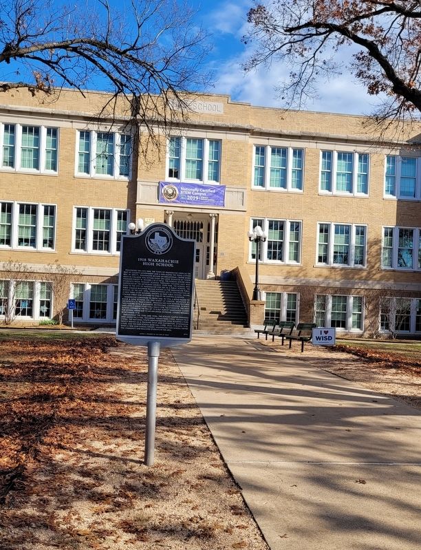 The entrance to the 1918 Waxahachie High School and Marker image. Click for full size.
