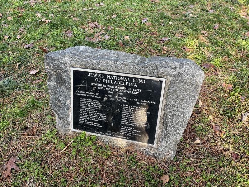 Additional nearby dedication plaque image. Click for full size.