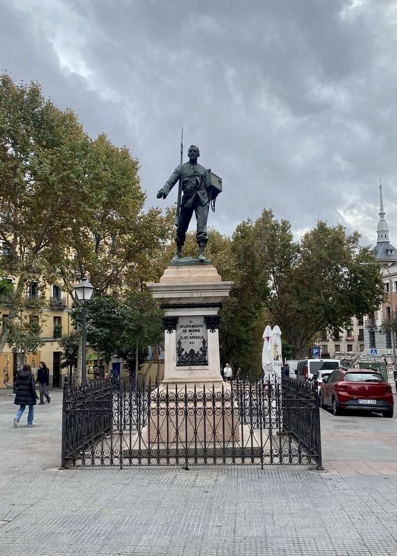 Eloy Gonzalo Statue and Marker image. Click for full size.