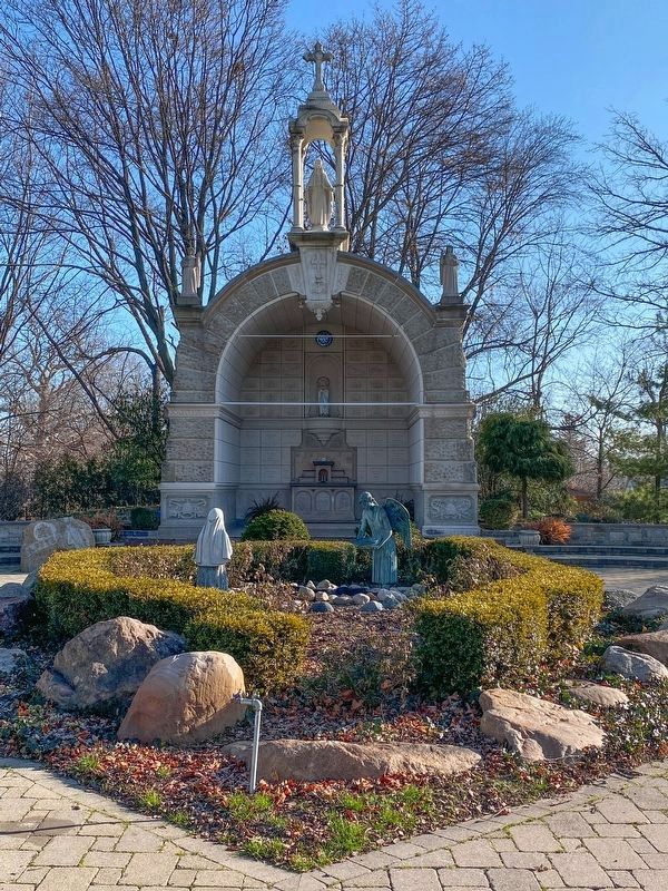 Outdoor altar in the cemetery image. Click for full size.
