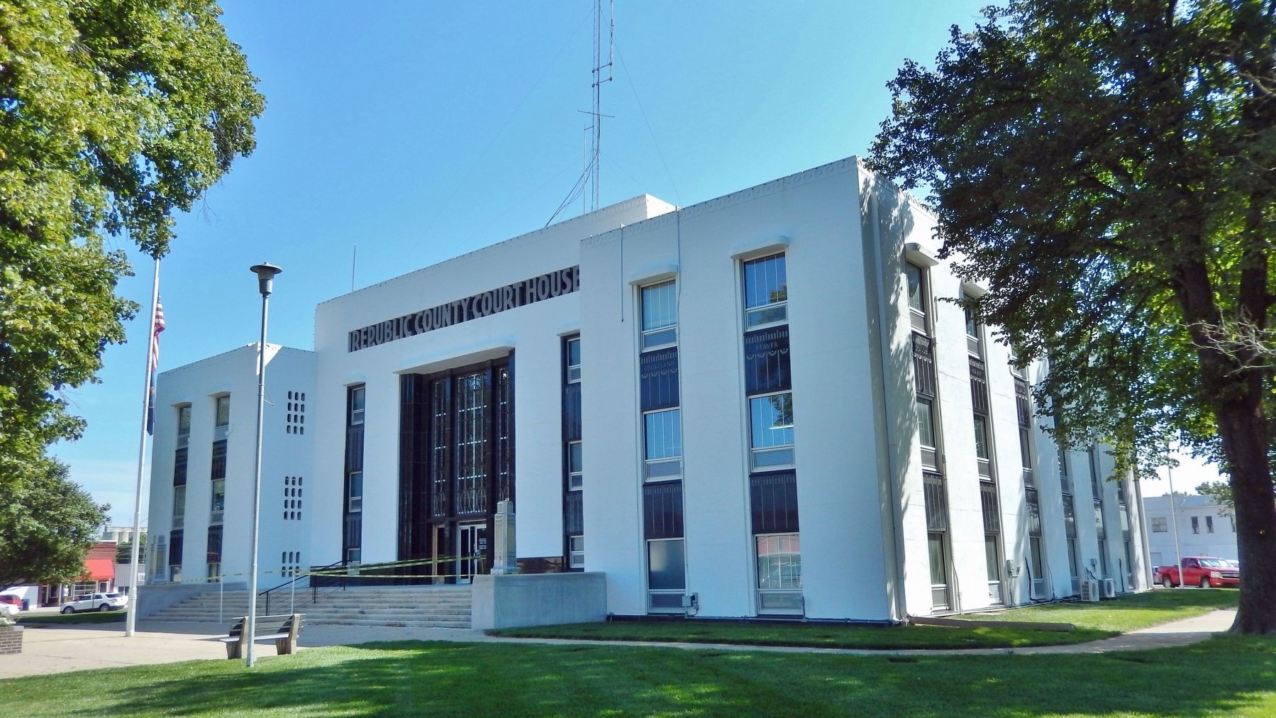 1939 Republic County Courthouse (<i>southwest elevation</i>) image. Click for full size.