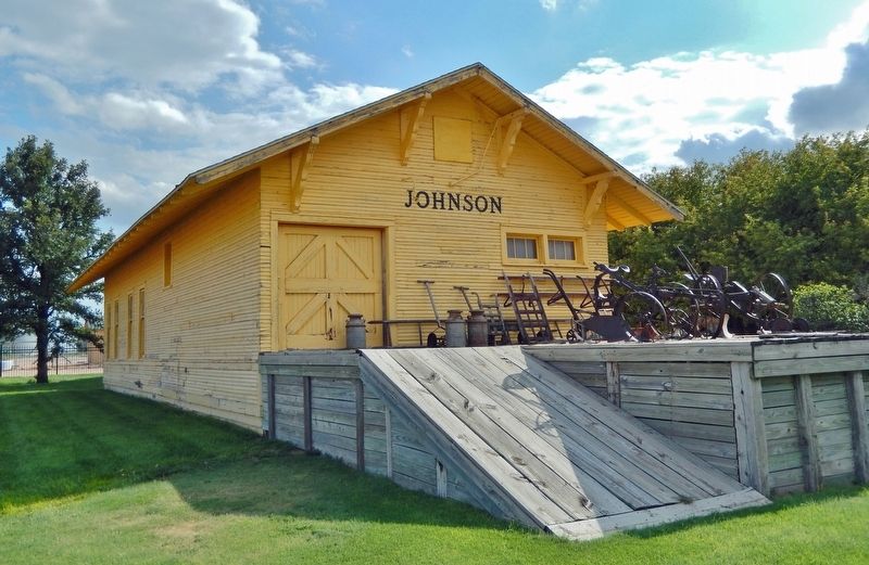 Johnson Branch Santa Fe Depot (<i>northeast elevation</i>) image. Click for full size.